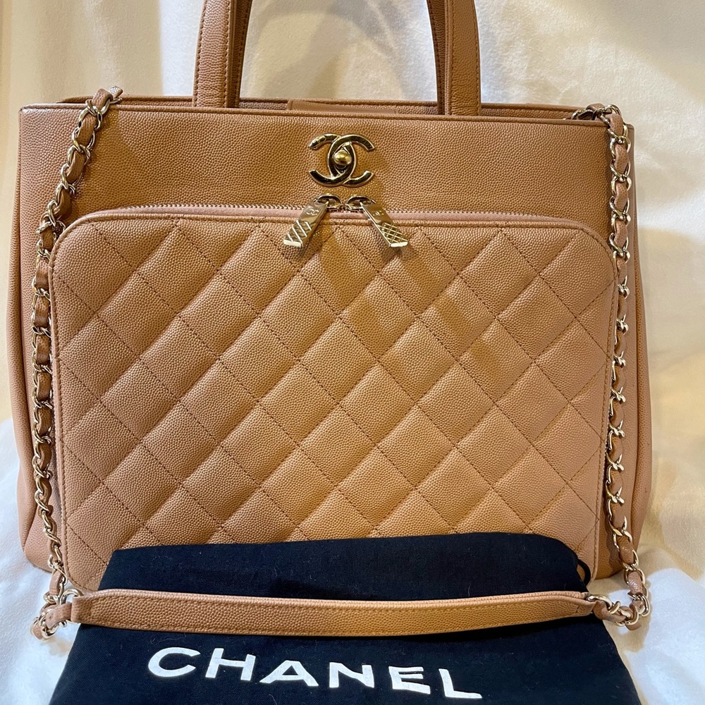 ❌SOLD❌Authentic Chanel Business Affinity Tote Large